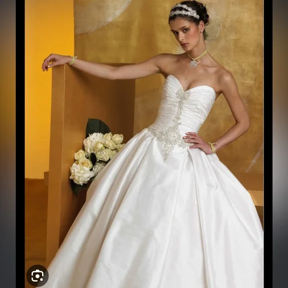 Vintage St. Pucchi Carmen Wedding Dress Size 2 - Picture 7 of 17